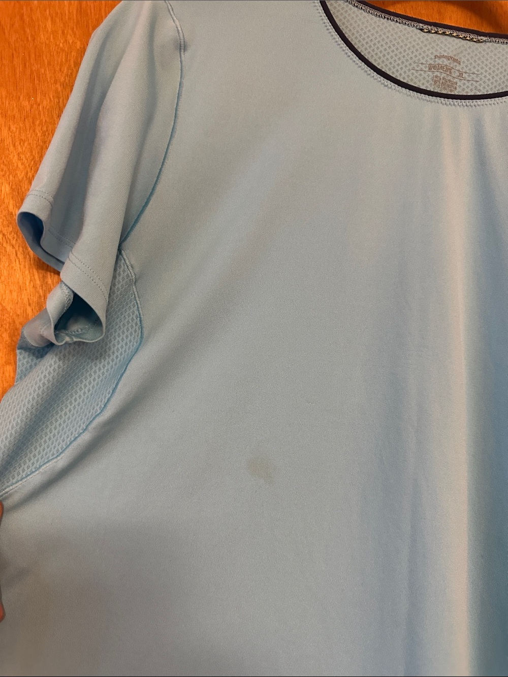 Patagonia Light Blue Women’s Short-Sleeve Performance Tee - Picture 2 of 4